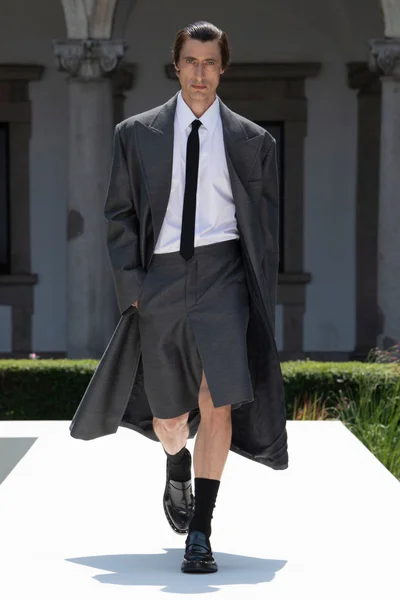 Look 23